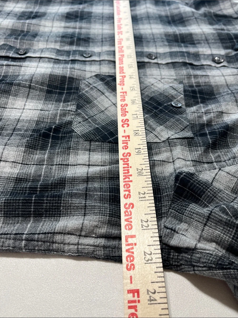 Banana Republic Gray Plaid Flannel Button Up Shirt Men’s Large Standard